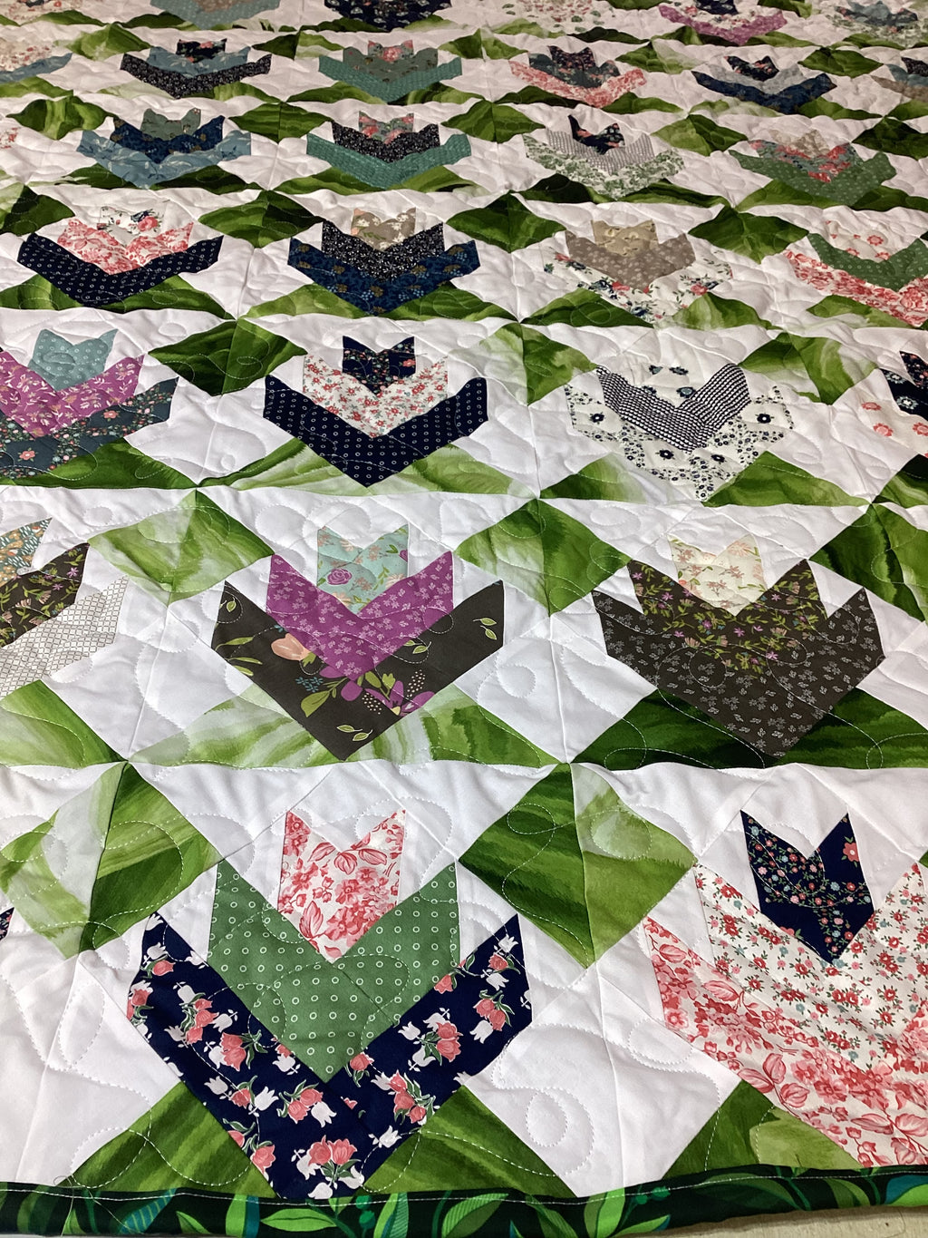 Handmade Tulip Quilt Extra Large Full Size – Floral Patchwork Blanket with Reversible Leaf Backing, Long Arm Quilted Heirloom Bedding