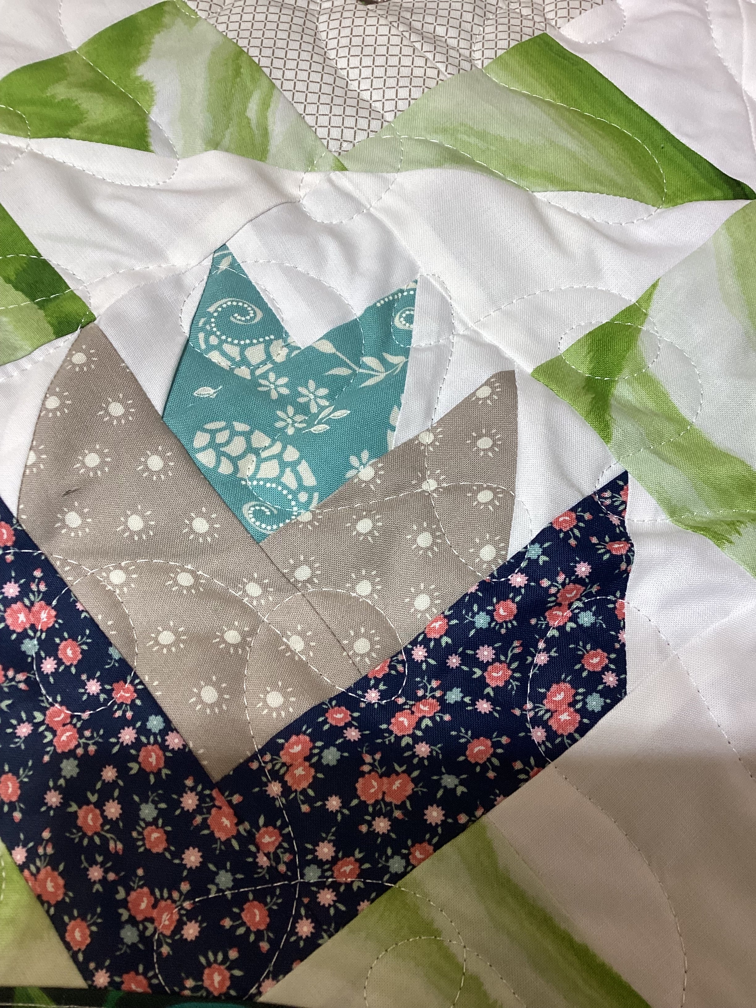Handmade Tulip Quilt Extra Large Full Size – Floral Patchwork Blanket with Reversible Leaf Backing, Long Arm Quilted Heirloom Bedding