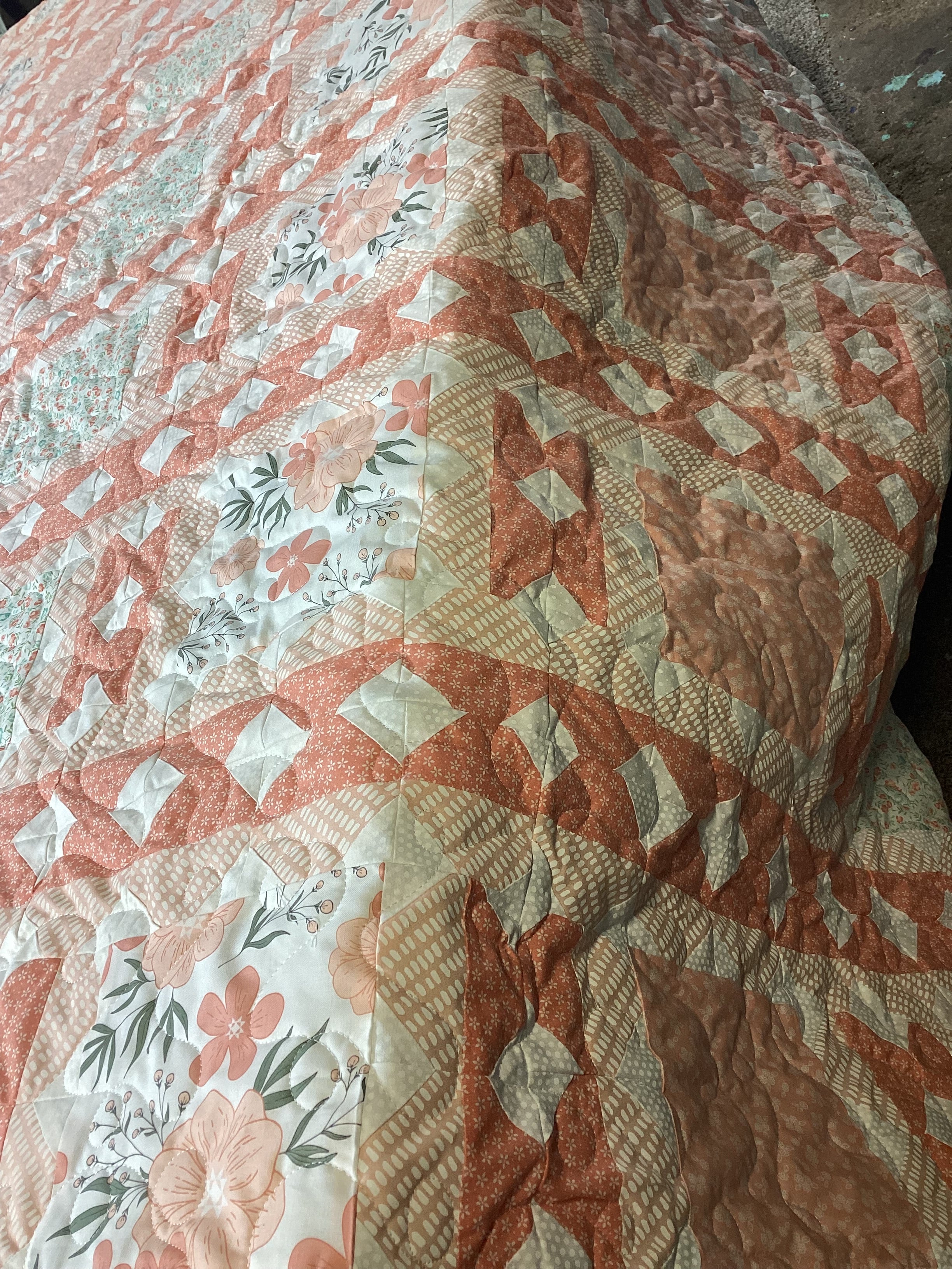 Peach & Green Floral King Quilt – Handmade Square in a Square Patchwork Blanket – Lightweight Heirloom Bedding – Cottage Farmhouse Gift