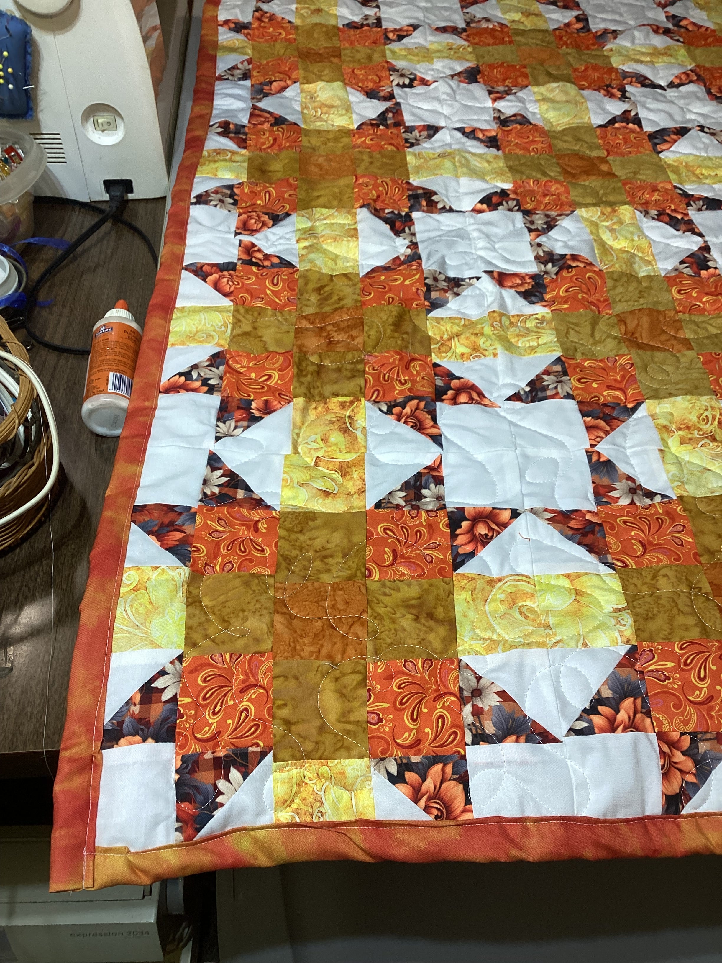 Sunburst Starfire Queen Quilt – Handmade Orange Yellow White Star Pattern Bedspread – Reversible Heirloom Blanket